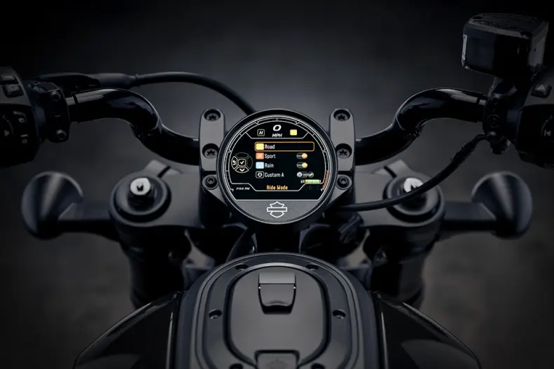 Round 4” (102 Mm) Tft Infotainment | Harley-davidson® Online