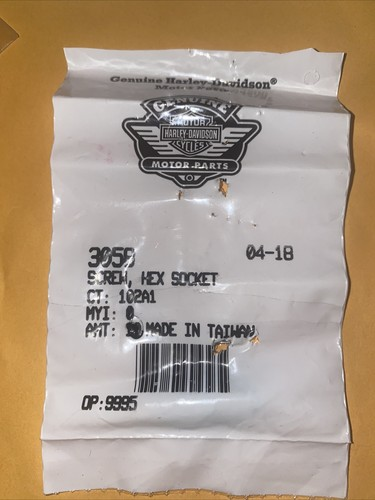 3059 | Harley-davidson® Online White Harley‑Davidson Genuine Motor Parts bag label with logo, barcode, date 04‑18, and 'Made in Taiwan' text.