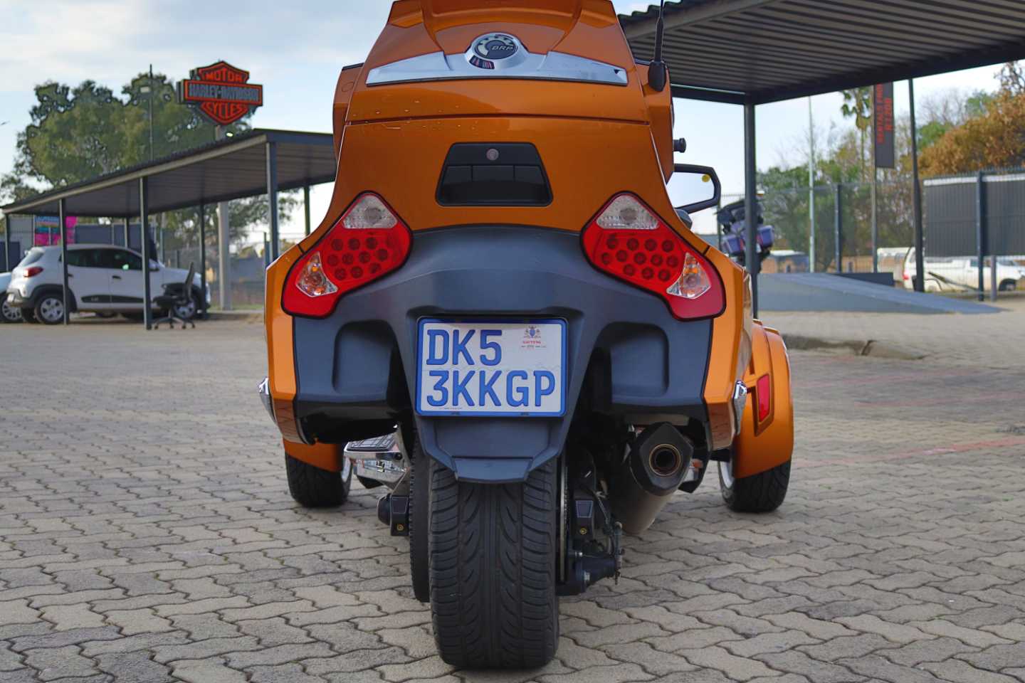 #image_title